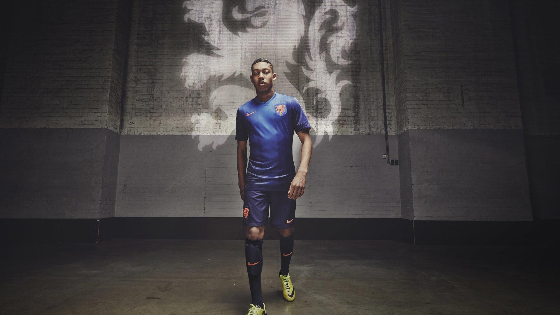 恒大新赛季战略调整，卡纳瓦罗力推年轻化，郑智角色引关注